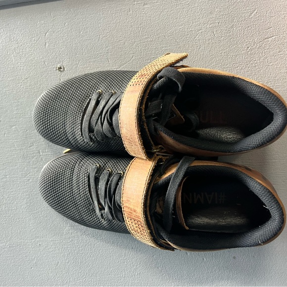 Lifters - Picture 1 of 3